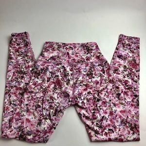 Lululemon Wunder Under High Rise leggings!